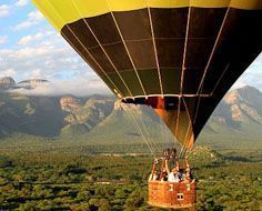 Sun Catchers Hot Air Ballooning operate flights over the Lowveld from Hoedspruit and Hazyview.